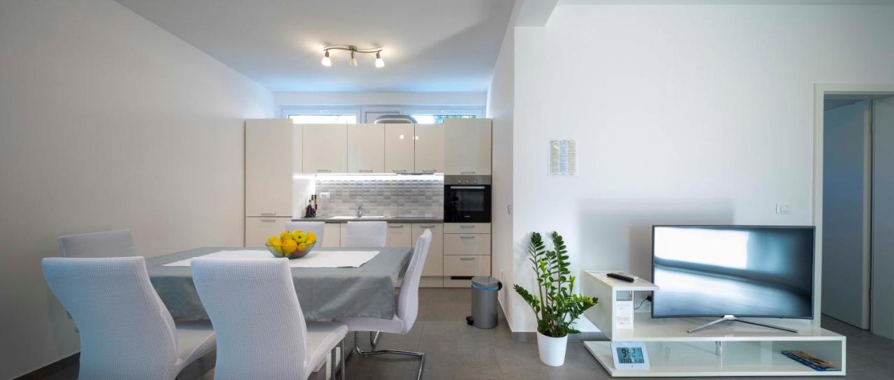 Apartment Fragola Makarska Exteriör bild
