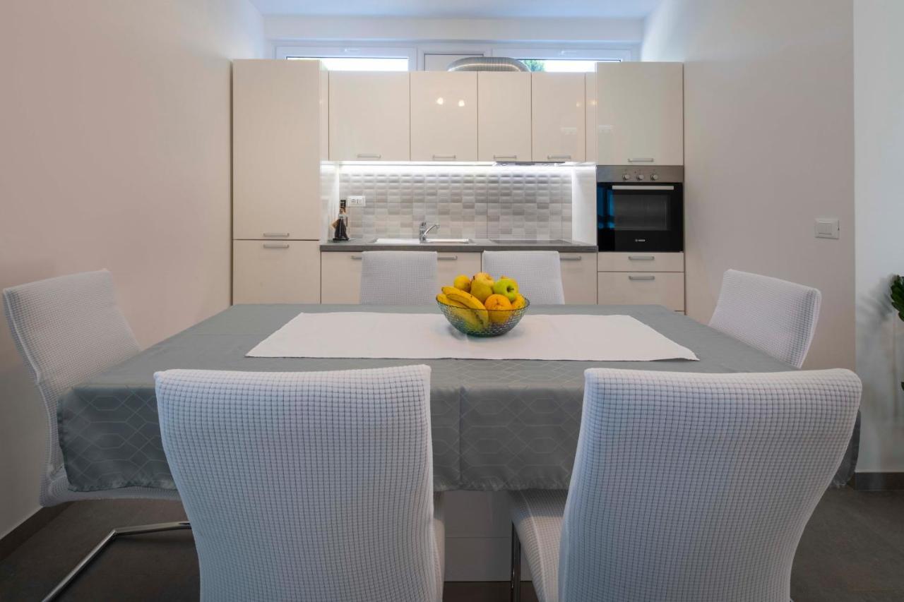 Apartment Fragola Makarska Exteriör bild
